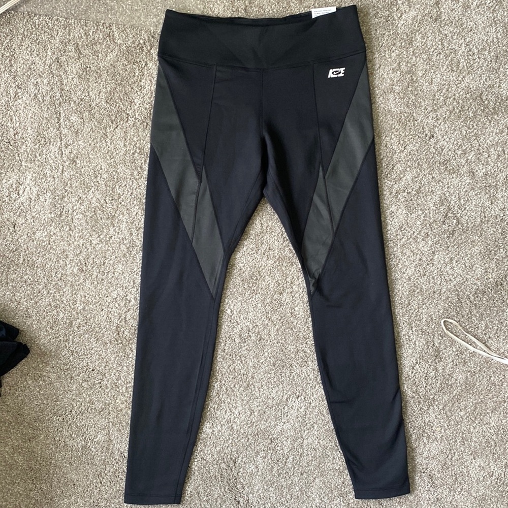 NWT Nike One Therma-Fit Tights